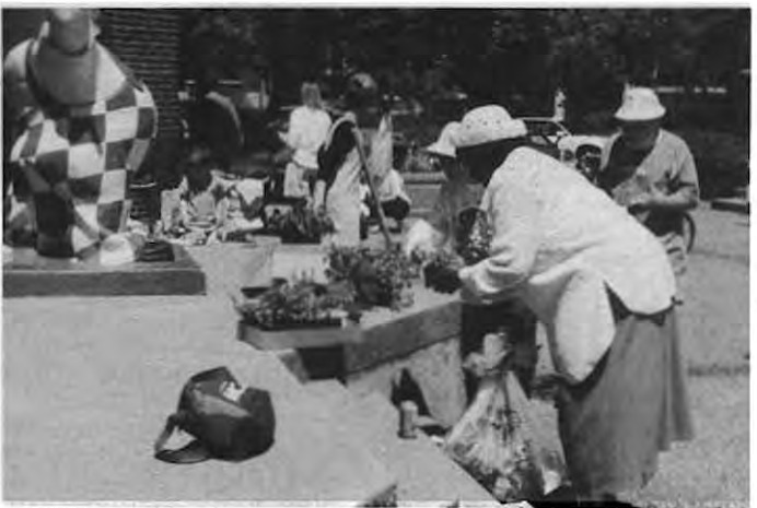 Neighbors participating in Operation Brightside Blitz Day, May 1, 1999. Photographer not separately credited.