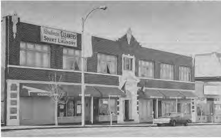 Delmar stores with awnings. Photo by King Schoenfeld.