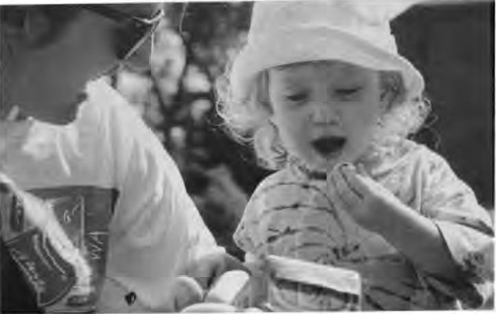 Faith Sandler and daughter, Claire, at the ArtWalk. Photographer not credited.