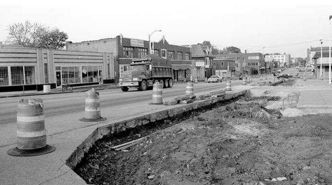 Delmar sidewalk excavation in original Winter2003 photograph. Photographer not credited.