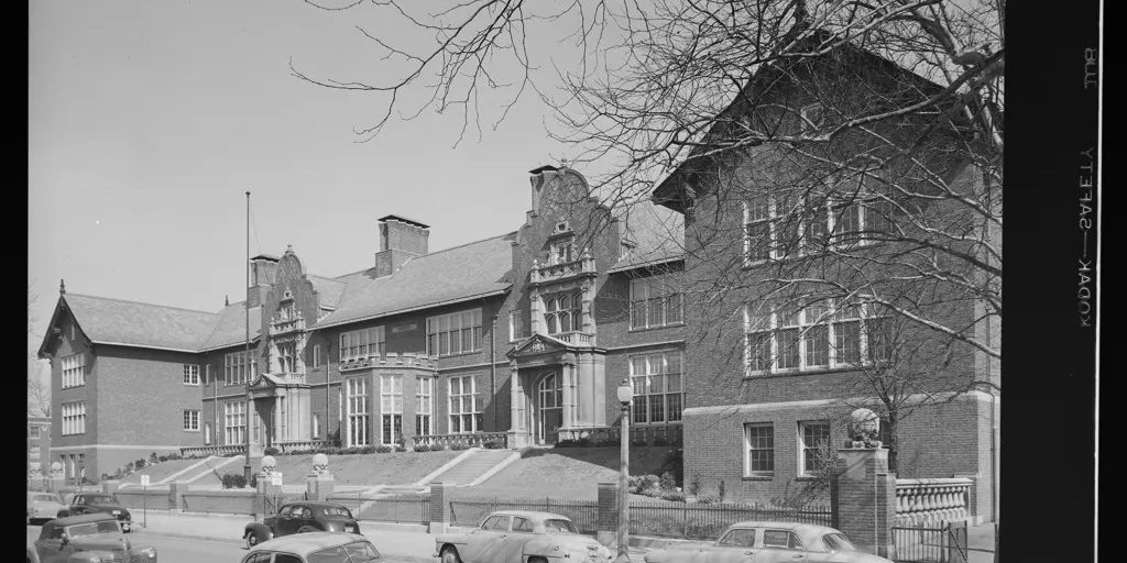 Hamilton Elementary School building in 1952.