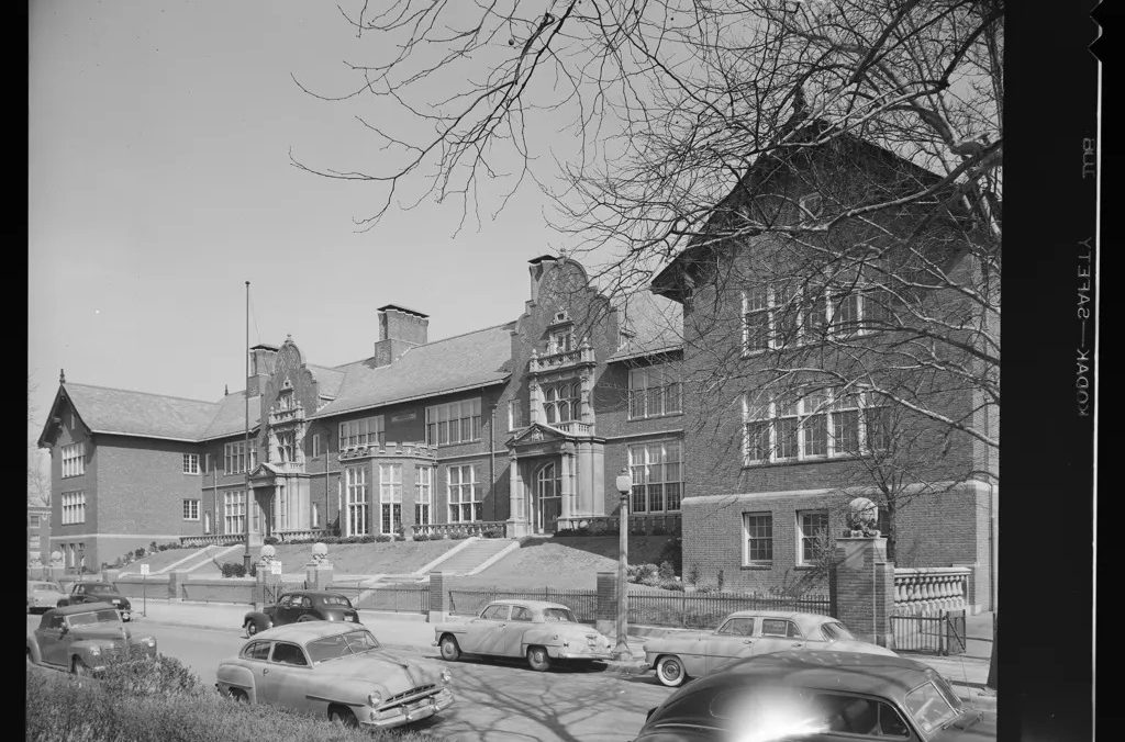 Hamilton Elementary School building in 1952.